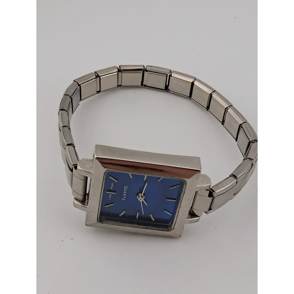 Women's Silver Expansion Charm Braclet Watch 4 Uberry Charms-‎ New Battery